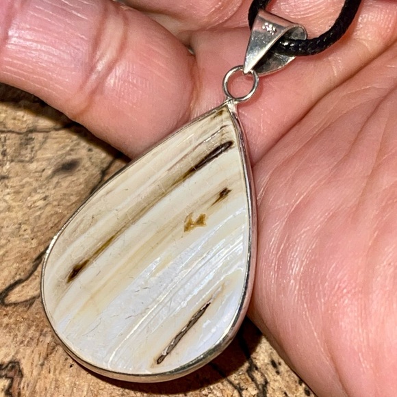 Mother of Pearl Pendant 2” - Picture 12 of 15